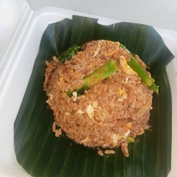 ข้าวผัดปลากะป๋อง