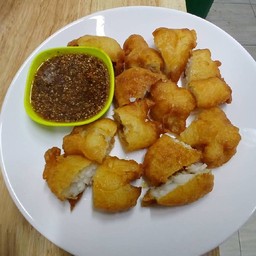 ปลาดอลลี่ทอดจิ้มแจ่ว(กับข้าว)