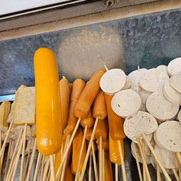 หม่าล่า ไส้กรอกหนังกรอบ