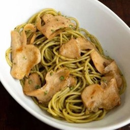 Vegan Chicken and Pesto Sauce