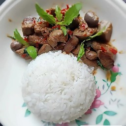 ข้าวเพราตับไก่