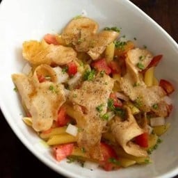 Vegan Chicken, Fresh Tomato and Onion