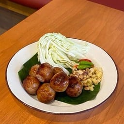 G10 ไส้กรอกอิสานย่าง / Isan Sour Sausage