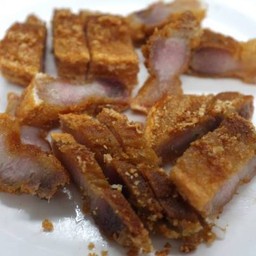 หมูสามชั้นทอดน้ำปลา