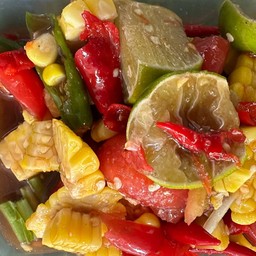 ตำข้าวโพดลาวกุ้งดิบ