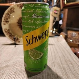ชเวปส์ มะนาวโซดา 330 ML