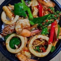 ข้าวผัดขี้เมา ทะเล (หมึก กุ้ง)