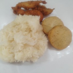 ข้าวหน้าไก่ทอดก.ท.+หมูยอทอด