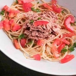 Tuna And Fresh Tomato พาสต้า ทูน่า และ มะเขือเทศสด