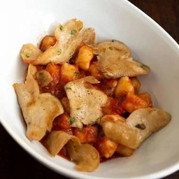 Vegan Chicke and Tomato sauce