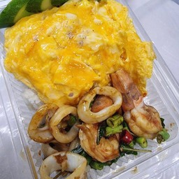 ข้าวไข้ข้นกระเพรากุ้ง