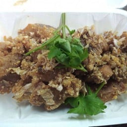 หมูกรอบทอดกระเทียมพริกไทย