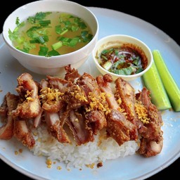 ข้าวไก่ทอดน้ำจิ้มแจ่ว