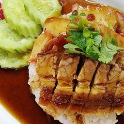 ข้าวหมูแดง+หมูกรอบพิเศษ