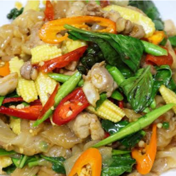 เส้นใหญ่ผัดขี้เมา