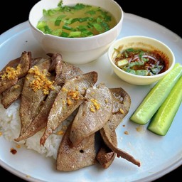 ข้าวตับหมูทอดน้ำจิ้มแจ่ว