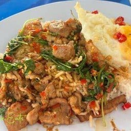 ป้าต้อยกระเพรานรกแตก วงศ์สว่าง 9 ริมถนน