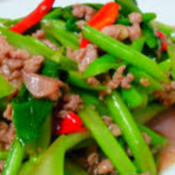 ข้าวราดคะน้าหมูสับ