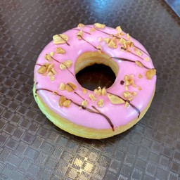 สตอเบอร์รี่ถั่ว