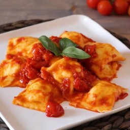 Ravioli Spinach and Ricotta at Tomato Sauce