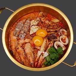 Instant Noodles Tom Yum With Seafood Pot (2-4 Person)/มาม่าต้มยำทะเลเดือด (2-4 ท่าน)