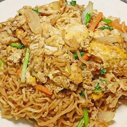 มาม่าผัดไข่