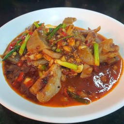 ปลาหมึกกรอบผัดพริกเผาราดข้าว