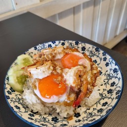 ไข่ดาวกุ้งกระเทียม