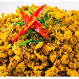 คั่วกลิ้งหมูสับราดข้าว