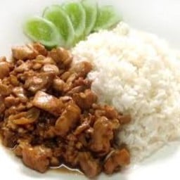 ข้าวราดไก่กะเทียม