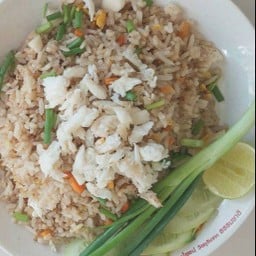 ข้าวผัดเนื้อปู