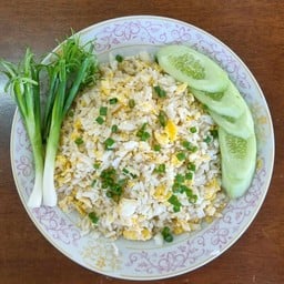 ข้าวผัดไข่ใส่หมู