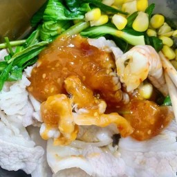 ชาบูเสียบไม้ ร้านแฉล้ม