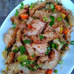 น้ำตกคอหมูย่าง