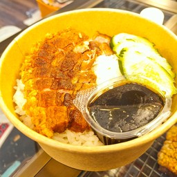 ข้าวหน้าหมูกรอบ