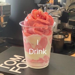 สตรอว์เบอร์รี่โยเกิร์ตปั่น