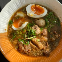 ก๋วยเตี๋ยวเรือเนื้อเปื่อย