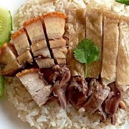 ข้าวมัน 2 เกลอ (ไก่ต้ม + หมูกรอบ) ขายดี📌