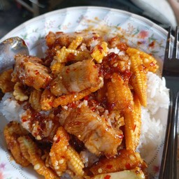 พริกเผาหมูกรอบแถมฟรีไข่ดาว