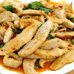 ข้าว คอหมูผัดพริกโหระพา