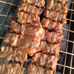 หมูปิ้งโบราณไม้ละ8บาท