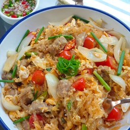 วุ้นเส้นผัดแหนม