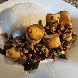 กระเพราหมูสับใส่เต้าหู้ไข่