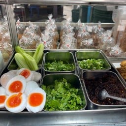 มะปราง บะหมี่ข้าวหมูแดง