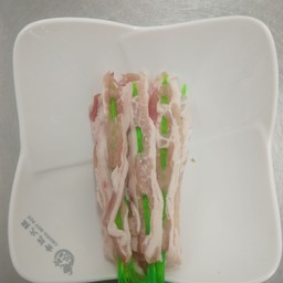 สามชั้นเสียบไม้