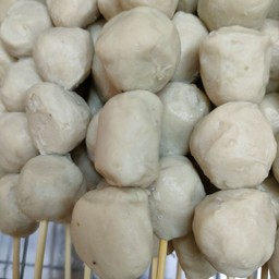 ลูกชิ้นหมูปิ้ง