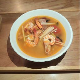 ต้มยำกุ้ง 똠얌꿍 Tumyumkung