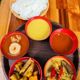 ชุดเซ็ทขนมจีน