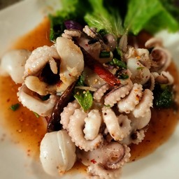 ลาบปลาหมึก