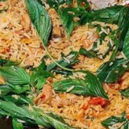 ข้าวคลุกโหระพาอกไก่